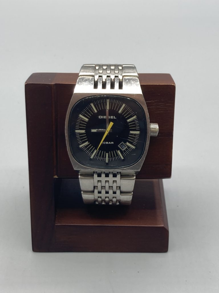 壊れたディーゼルの時計！一体いくらで売れる？ - 那覇市のおたからや
